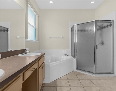 13131 Luxbury Loop - Photo Thumbnail 26