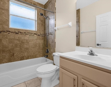 13131 Luxbury Loop - Photo Thumbnail 17