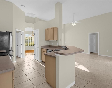13131 Luxbury Loop - Photo Thumbnail 7