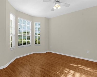 13131 Luxbury Loop - Photo Thumbnail 13