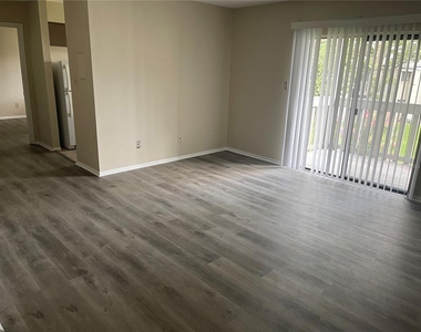 137 Springwood Circle - Photo Thumbnail 3