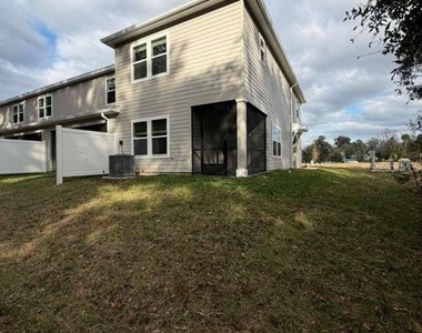 3692 Se 37th Court - Photo Thumbnail 6