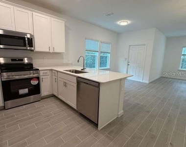 3692 Se 37th Court - Photo Thumbnail 8
