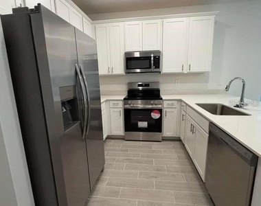 3692 Se 37th Court - Photo Thumbnail 9