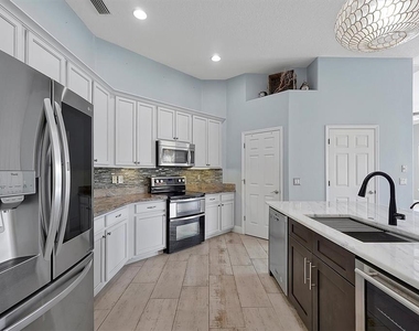 231 Lakay Place - Photo Thumbnail 7