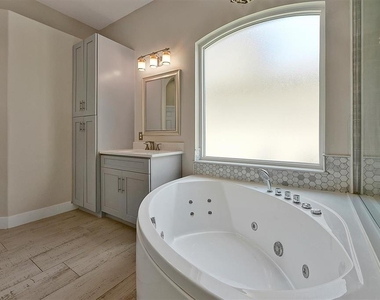 231 Lakay Place - Photo Thumbnail 19
