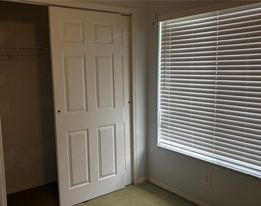 31 Lakepointe Circle - Photo Thumbnail 19
