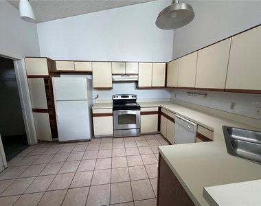 31 Lakepointe Circle - Photo Thumbnail 8