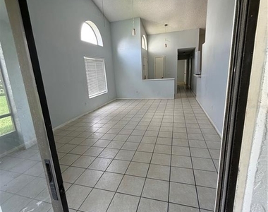 31 Lakepointe Circle - Photo Thumbnail 12