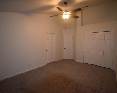 2620 Lancaster Court - Photo Thumbnail 11