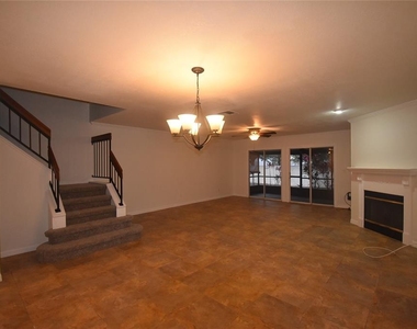 2620 Lancaster Court - Photo Thumbnail 9