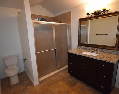2620 Lancaster Court - Photo Thumbnail 13