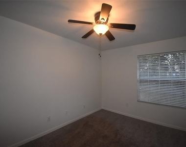 2620 Lancaster Court - Photo Thumbnail 16