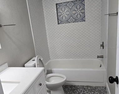 7605 Embassy Boulevard - Photo Thumbnail 8