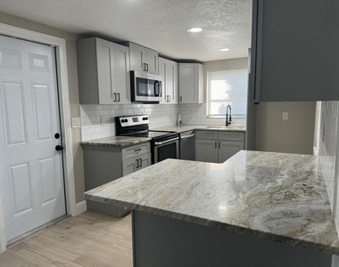 7605 Embassy Boulevard - Photo Thumbnail 2