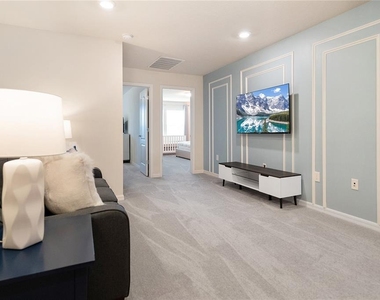 7525 Oak Spring Lane - Photo Thumbnail 11