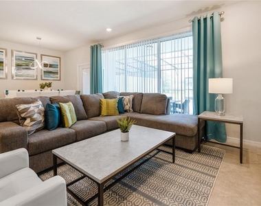 7525 Oak Spring Lane - Photo Thumbnail 5
