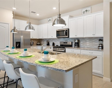 7525 Oak Spring Lane - Photo Thumbnail 3