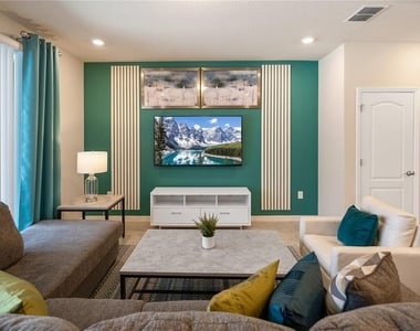7525 Oak Spring Lane - Photo Thumbnail 6