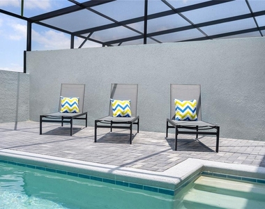 7525 Oak Spring Lane - Photo Thumbnail 23
