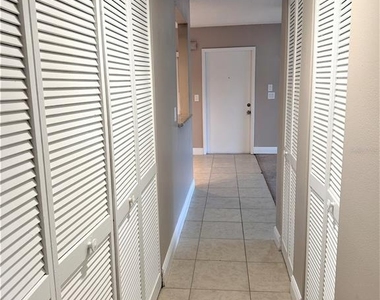 5057 Vineland Road - Photo Thumbnail 27