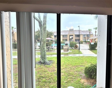 5057 Vineland Road - Photo Thumbnail 13