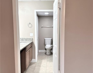5057 Vineland Road - Photo Thumbnail 20