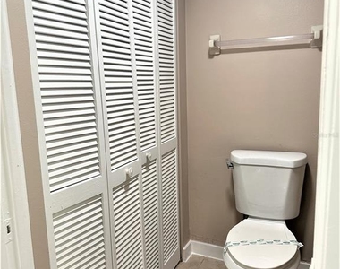 5057 Vineland Road - Photo Thumbnail 22