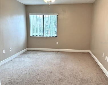 5057 Vineland Road - Photo Thumbnail 18