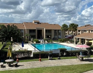 5057 Vineland Road - Photo Thumbnail 31