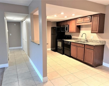 5057 Vineland Road - Photo Thumbnail 5