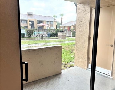 5057 Vineland Road - Photo Thumbnail 12
