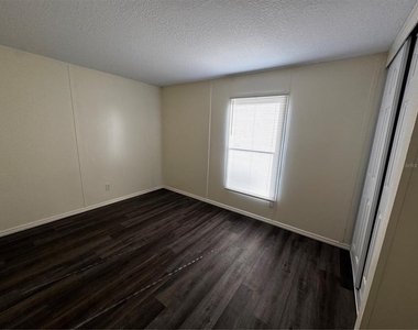 1001 Ne 77th Street - Photo Thumbnail 9