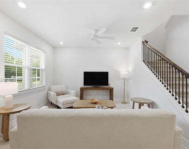 6917 Five Oaks Drive - Photo Thumbnail 5