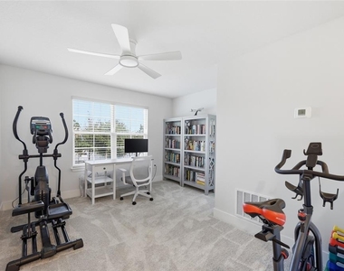6917 Five Oaks Drive - Photo Thumbnail 17