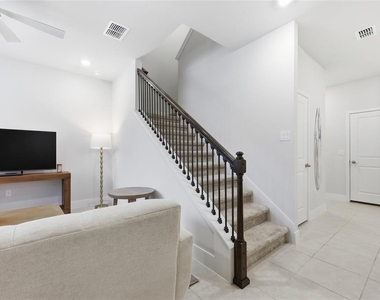 6917 Five Oaks Drive - Photo Thumbnail 7