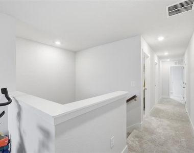 6917 Five Oaks Drive - Photo Thumbnail 16