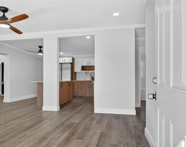 4505 Cottonwood Drive - Photo Thumbnail 15