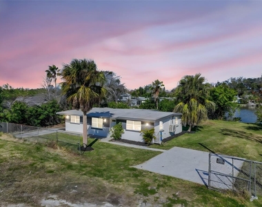 4505 Cottonwood Drive - Photo Thumbnail 2