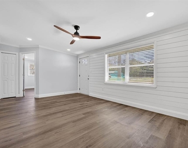 4505 Cottonwood Drive - Photo Thumbnail 18