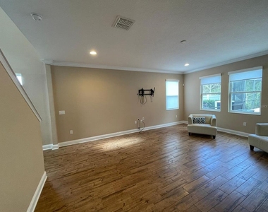 2745 Peony Drive - Photo Thumbnail 10