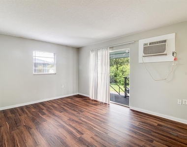 1341 West Pointe Drive - Photo Thumbnail 11