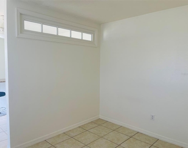 506 Caribbean Drive - Photo Thumbnail 9