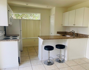 506 Caribbean Drive - Photo Thumbnail 3