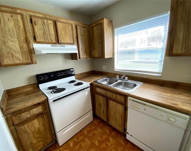 4148 Pershing Pointe Place - Photo Thumbnail 5