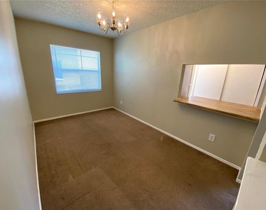 4148 Pershing Pointe Place - Photo Thumbnail 9