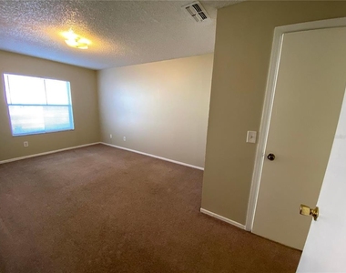4148 Pershing Pointe Place - Photo Thumbnail 13