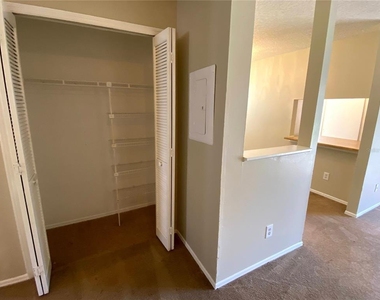 4148 Pershing Pointe Place - Photo Thumbnail 11