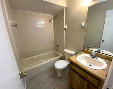 4148 Pershing Pointe Place - Photo Thumbnail 19