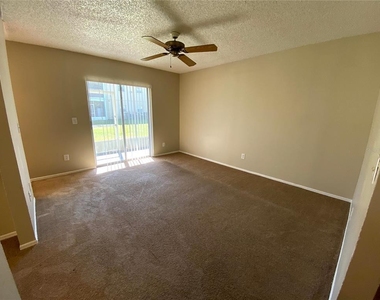 4148 Pershing Pointe Place - Photo Thumbnail 2